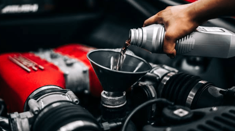 How an Oil Change Helps Improve Engine Performance?